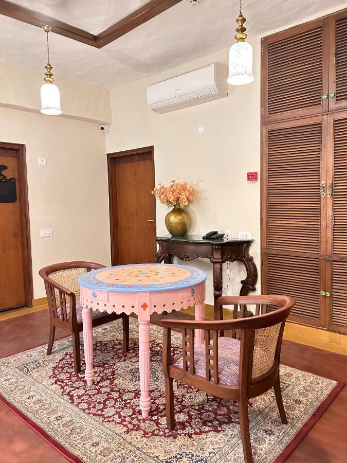 The Kaptain'S Retreat Chandīgarh Esterno foto